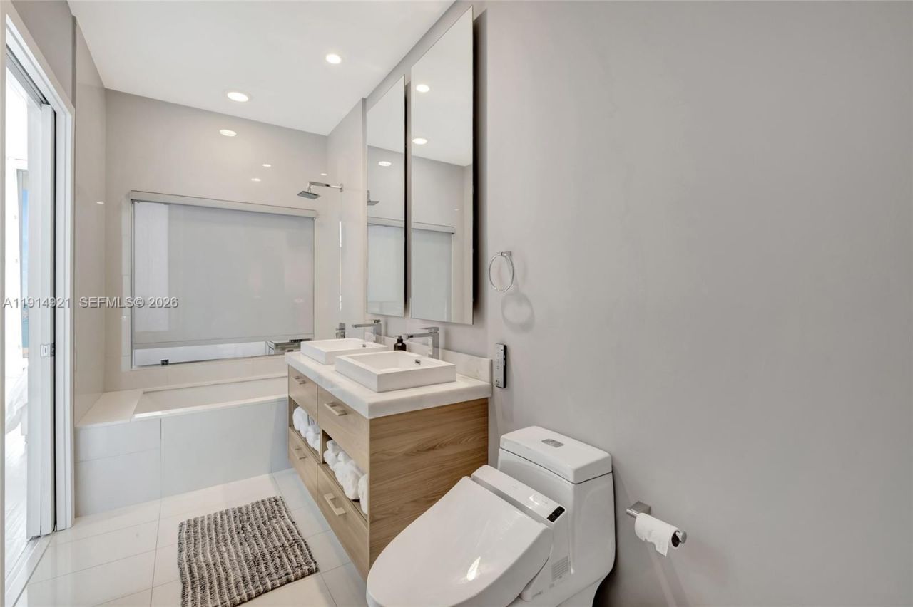 1300 S Miami Ave, Unit PH5001, Miami, FL 33130 Photo