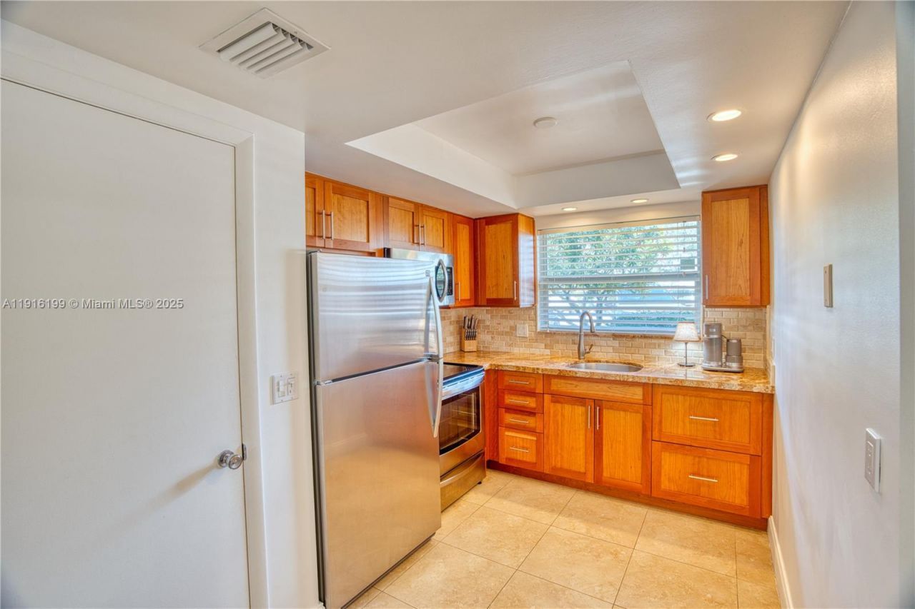 68 Yacht Club Dr, Unit 2, North Palm Beach, FL 33408 Photo