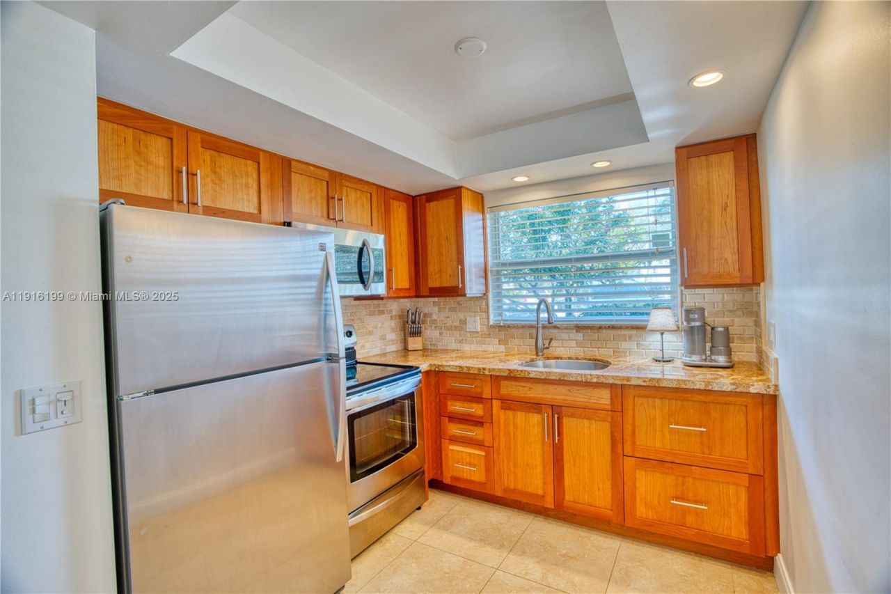 68 Yacht Club Dr, Unit 2, North Palm Beach, FL 33408 Photo