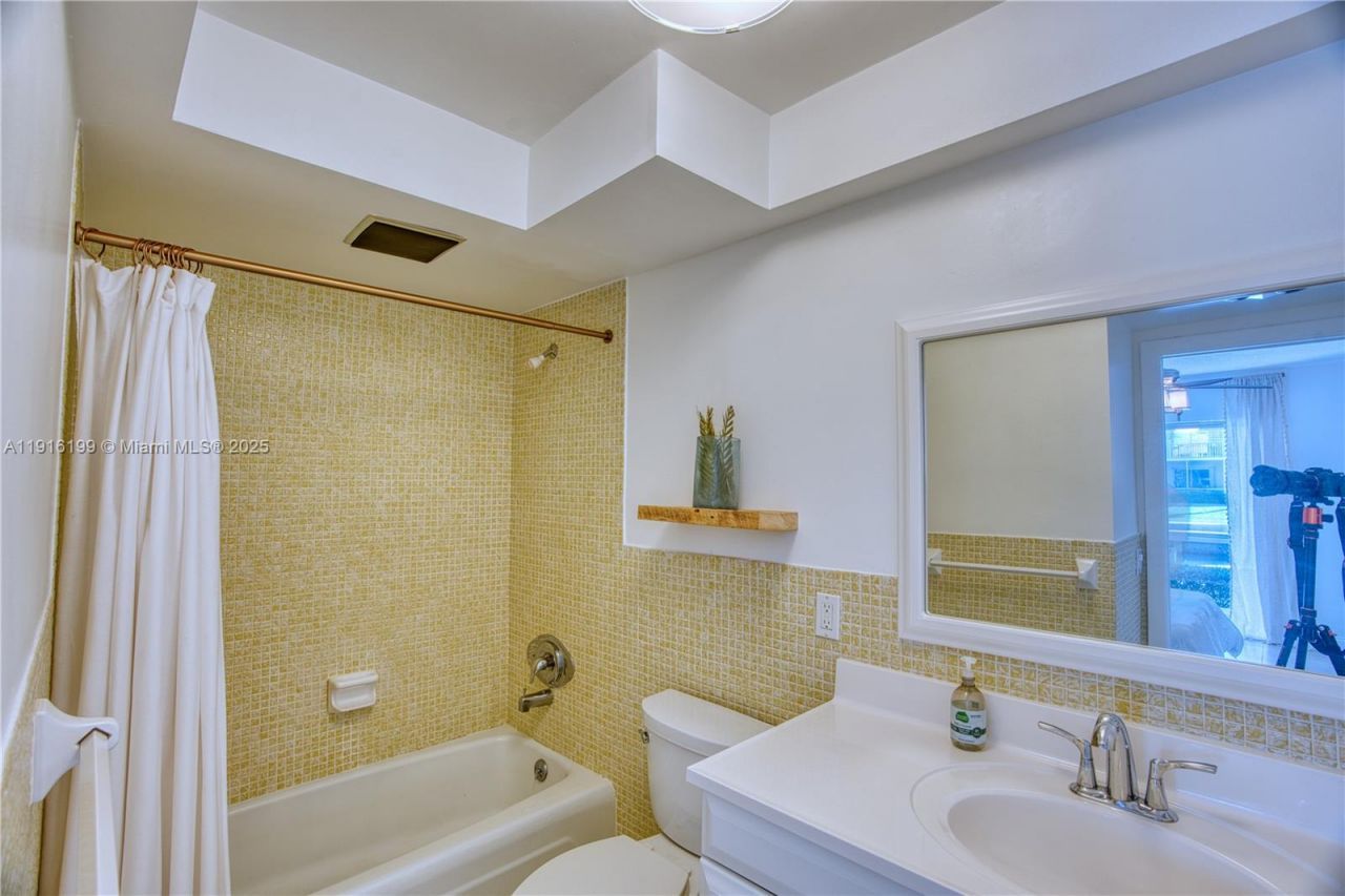 68 Yacht Club Dr, Unit 2, North Palm Beach, FL 33408 Photo