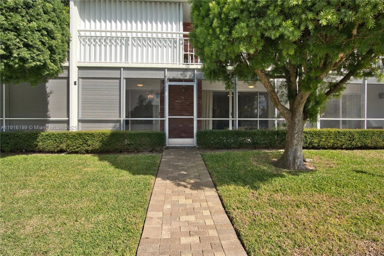 68 Yacht Club Dr, Unit 2, North Palm Beach, FL 33408 Photo