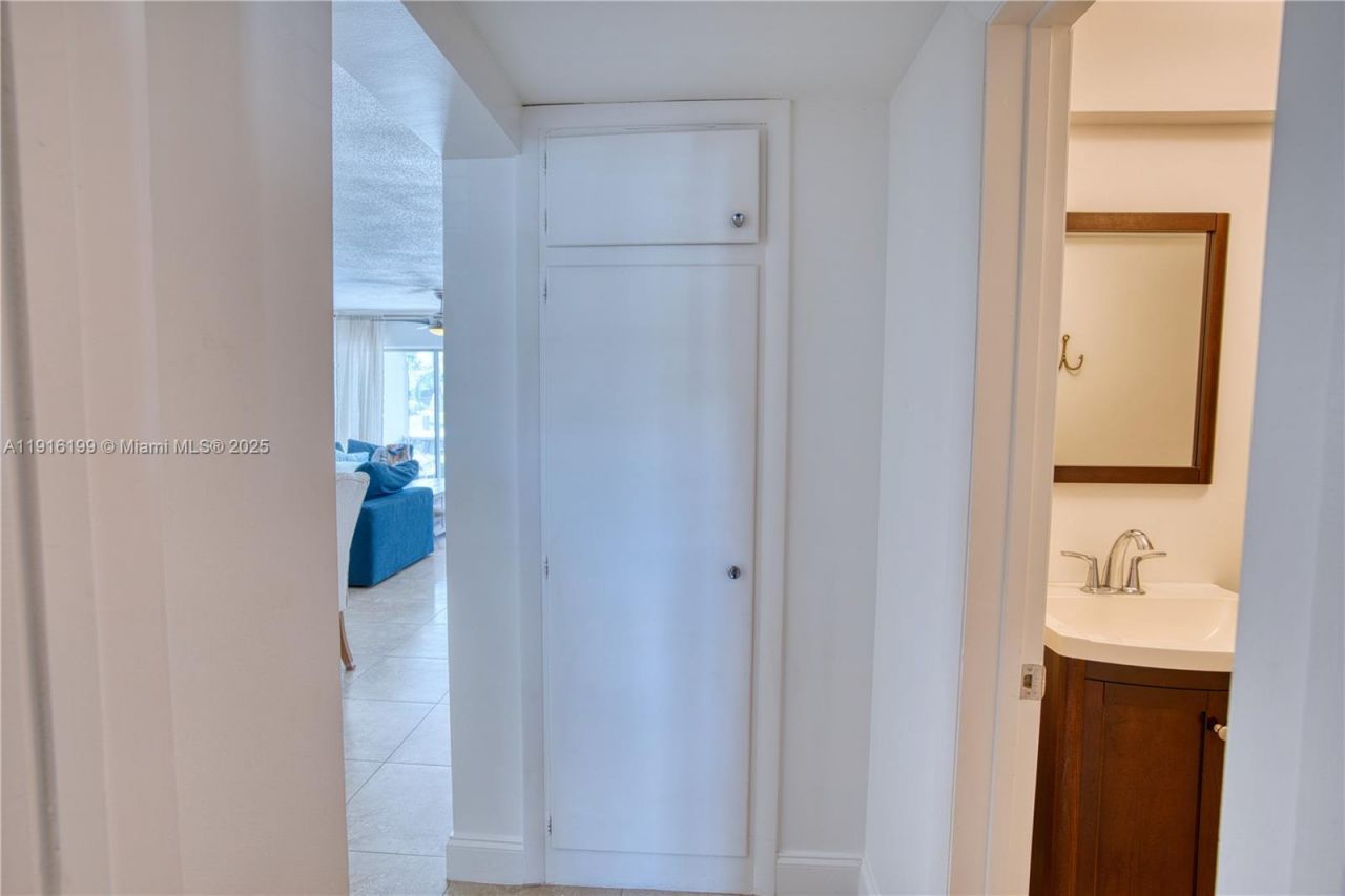 68 Yacht Club Dr, Unit 2, North Palm Beach, FL 33408 Photo