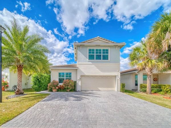 4147 Rosa Dr, Deerfield Beach, FL 33064