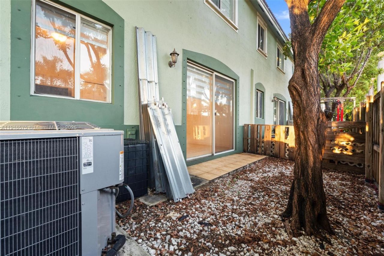 1406 SE 26th Ct, Unit 311, Homestead, FL 33035 Photo