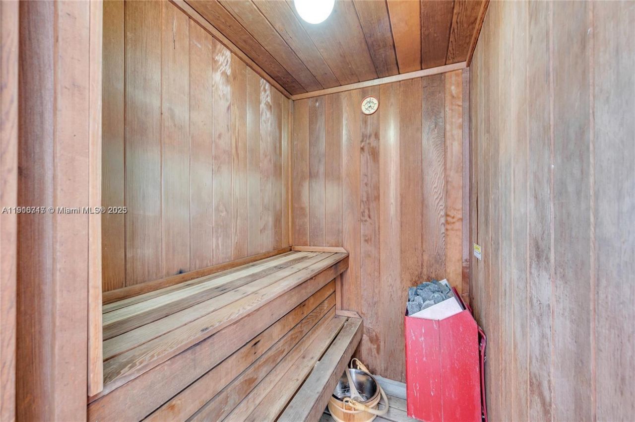 1775 Washington Ave, Unit 4G, Miami Beach, FL 33139 Photo