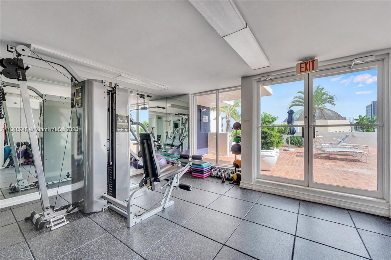 1775 Washington Ave, Unit 4G, Miami Beach, FL 33139 Photo