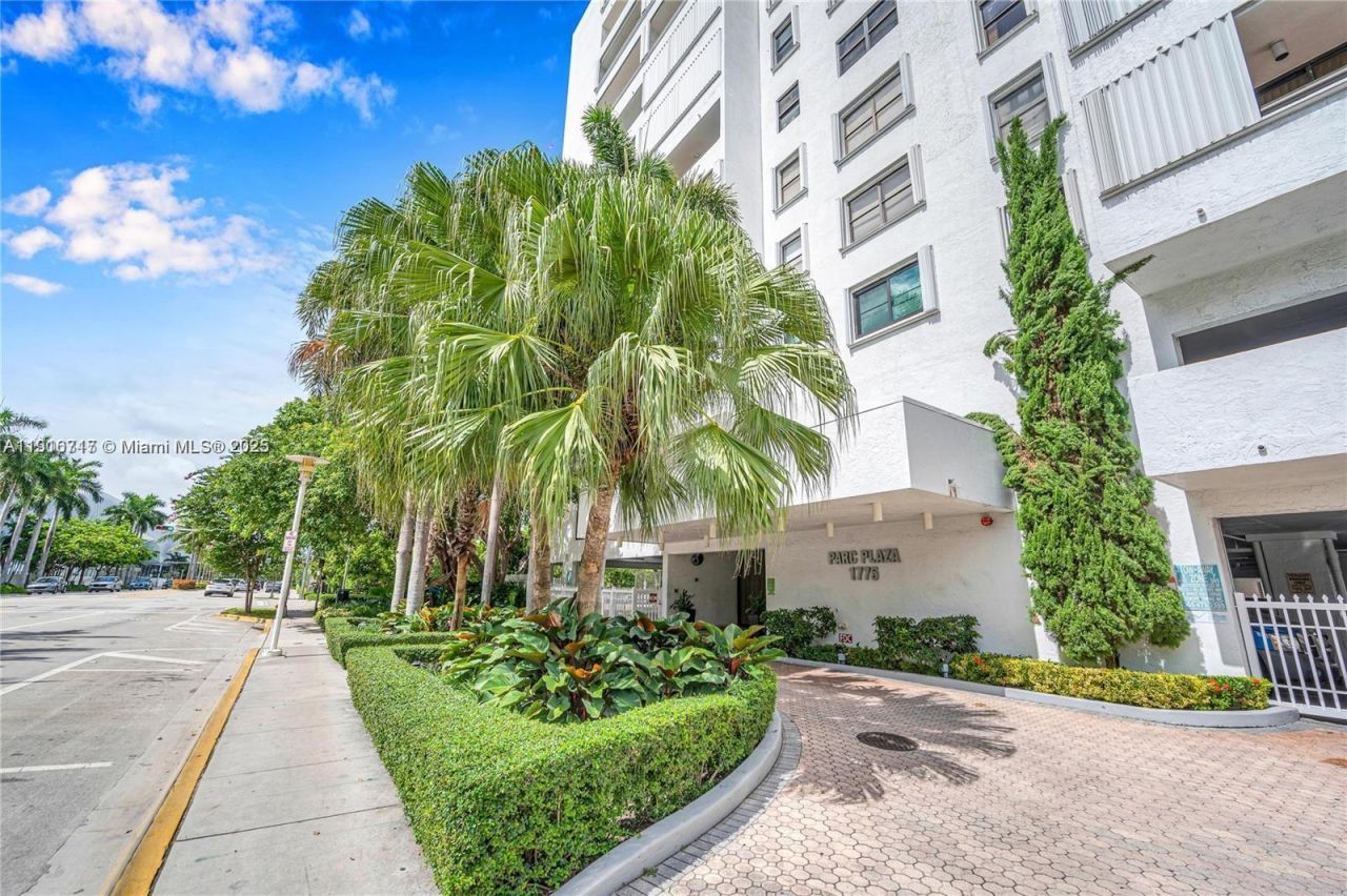 1775 Washington Ave, Unit 4G, Miami Beach, FL 33139 Photo