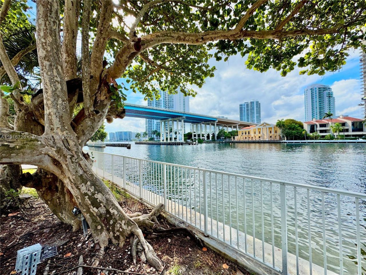 19390 Collins Ave, Unit 1610, Sunny Isles Beach, FL 33160 Photo