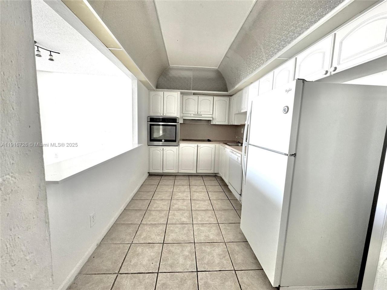 19390 Collins Ave, Unit 1610, Sunny Isles Beach, FL 33160 Photo
