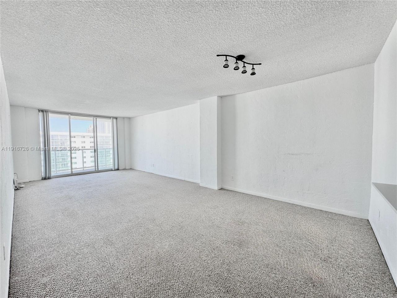 19390 Collins Ave, Unit 1610, Sunny Isles Beach, FL 33160 Photo