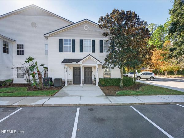 2200 MARSH HAWK Lane, Unit 301, Fleming Island, FL 32003