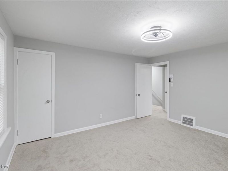 14104 Saybrook Avenue, Cleveland, OH 44105 Photo 28