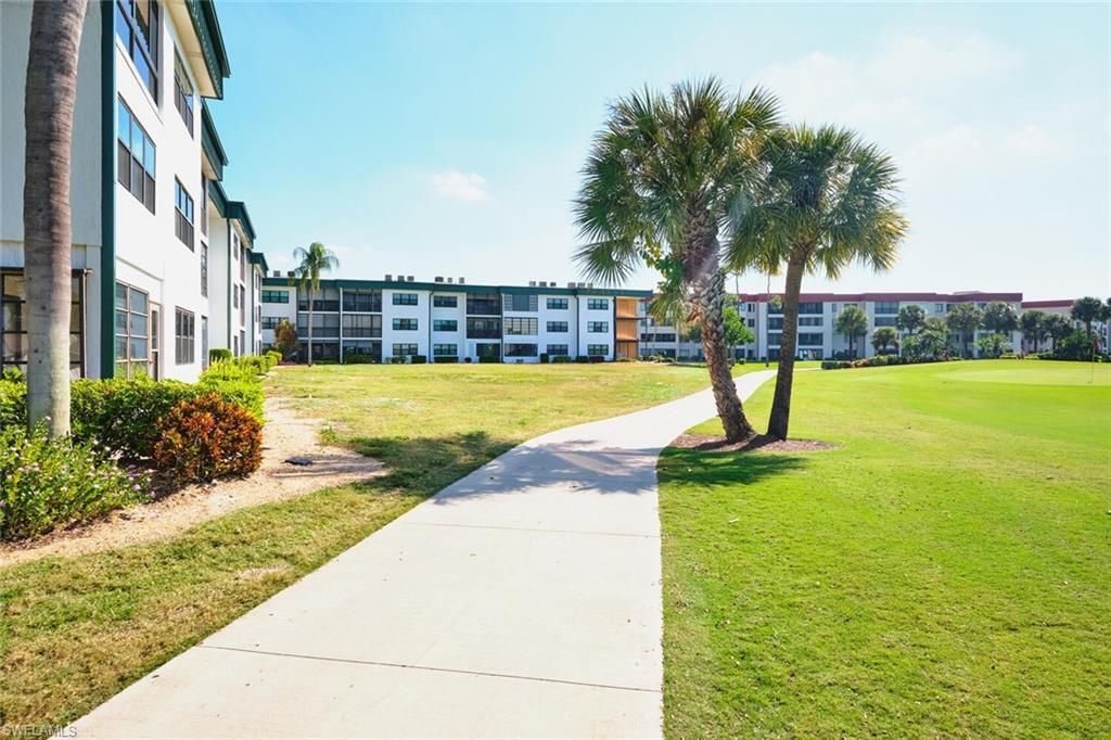 1747 Pebble Beach Dr, Unit 208, Fort Myers, FL 33907 Photo
