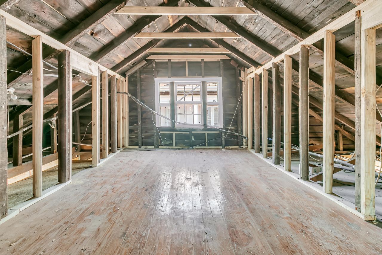 153 Queen Street Photo 15