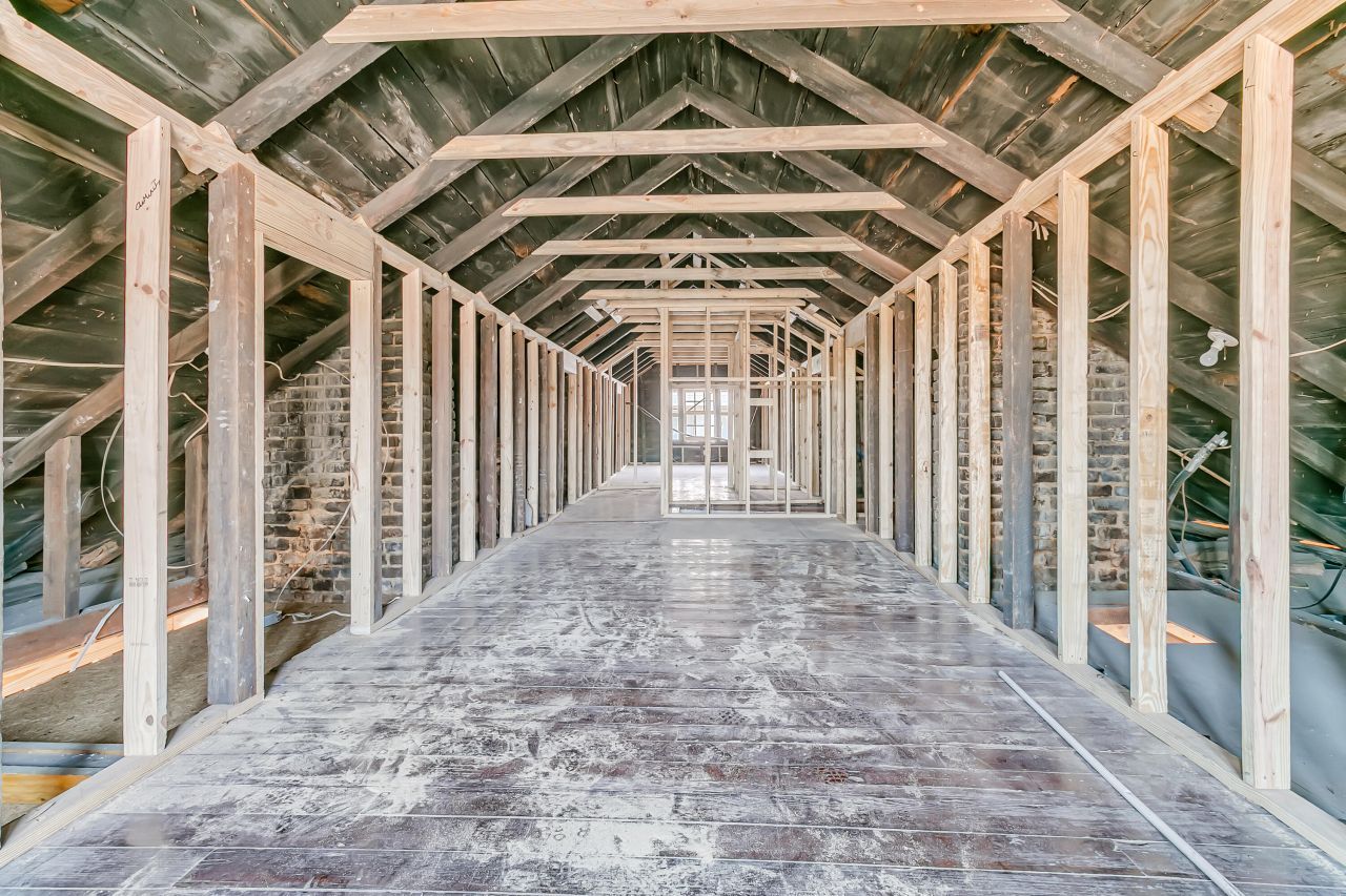 153 Queen Street Photo 17