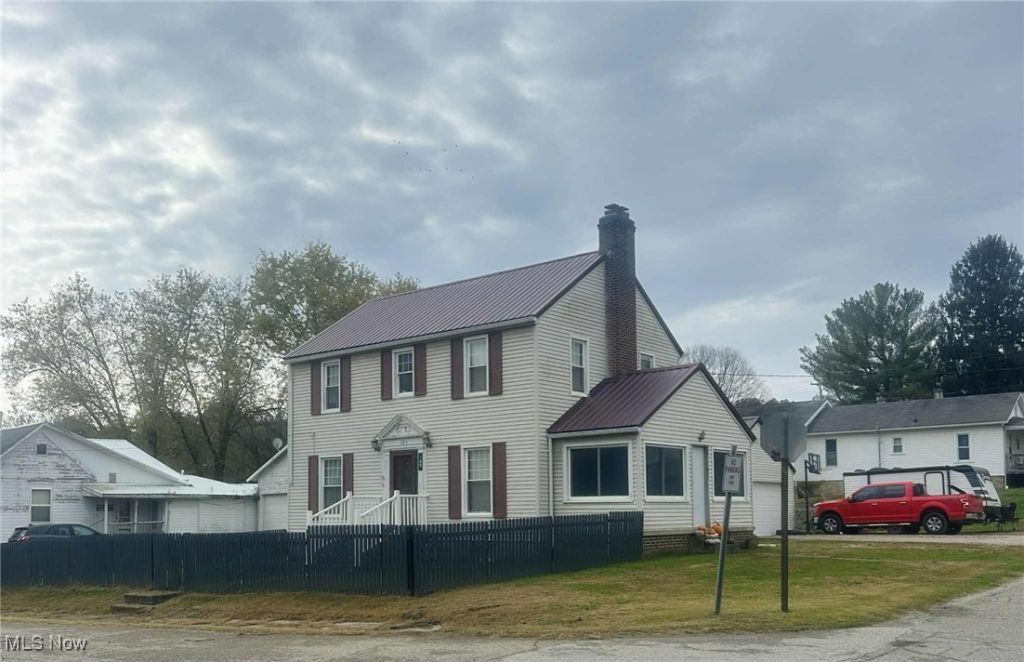 185 Adams Street, Corning, OH 43730 Main Photo