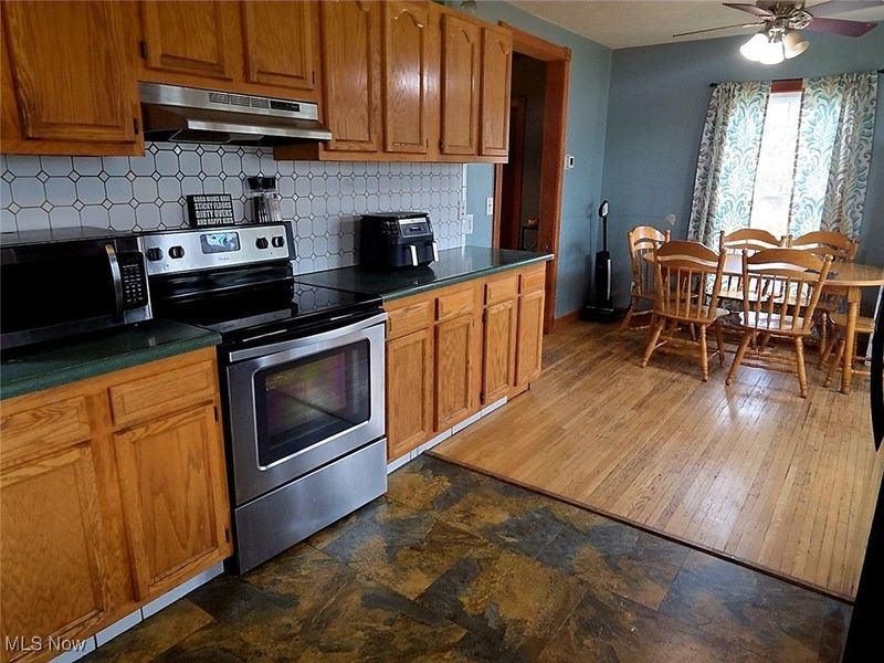 185 Adams Street, Corning, OH 43730 Photo 10