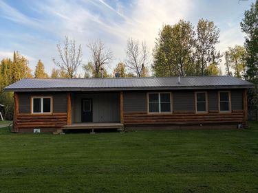 9289 Dawson Road NW, Angle Inlet, MN 56711