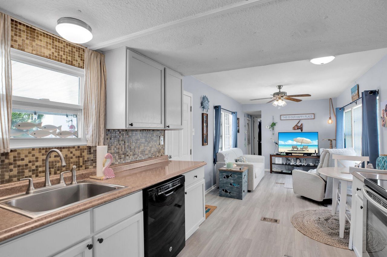 6099 Overseas Highway, Unit 4W, Marathon, FL 33050 Photo