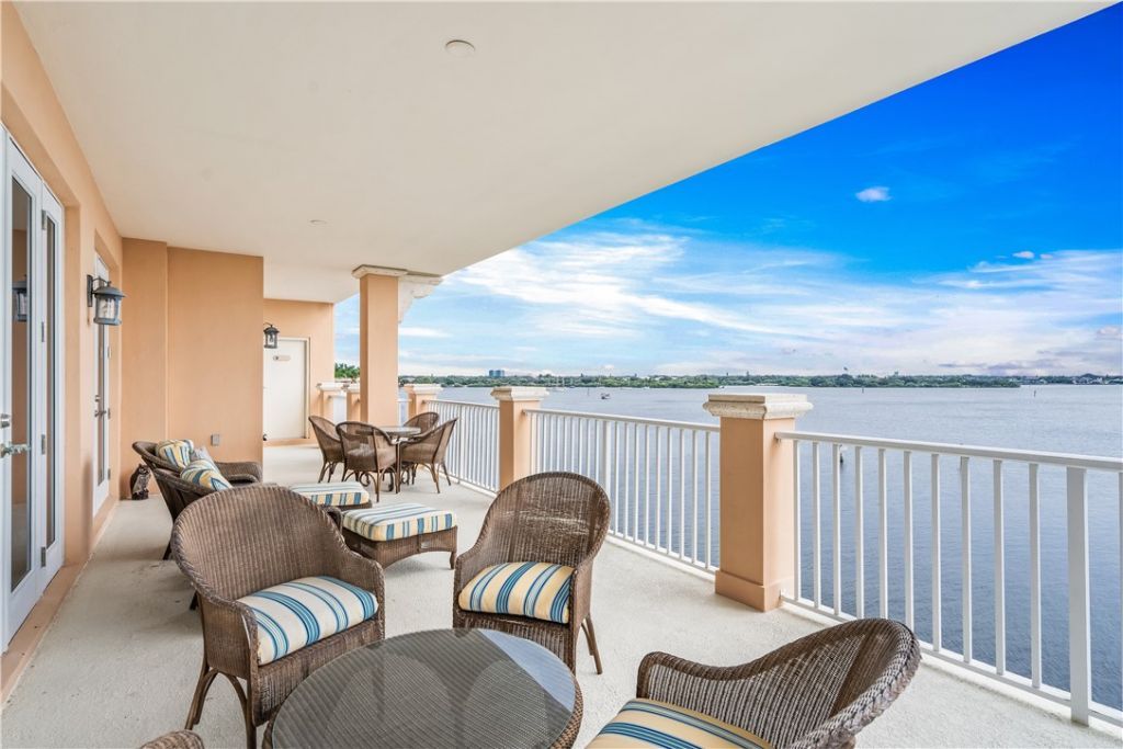 11 Royal Palm Point, Unit PH-W, Vero Beach, FL 32960 Photo