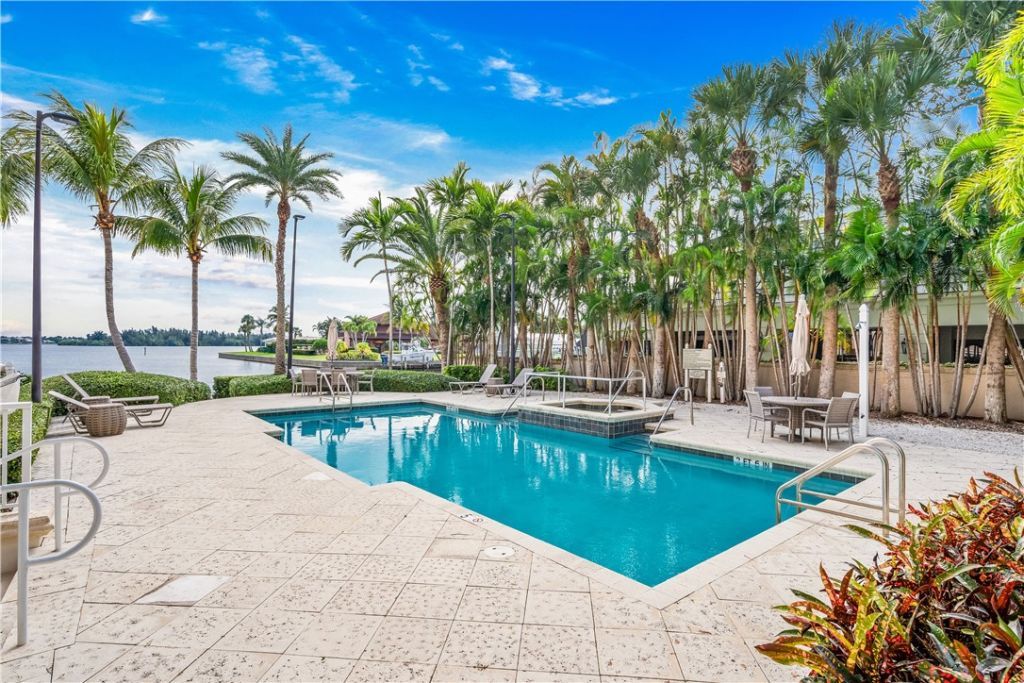 11 Royal Palm Point, Unit PH-W, Vero Beach, FL 32960 Photo
