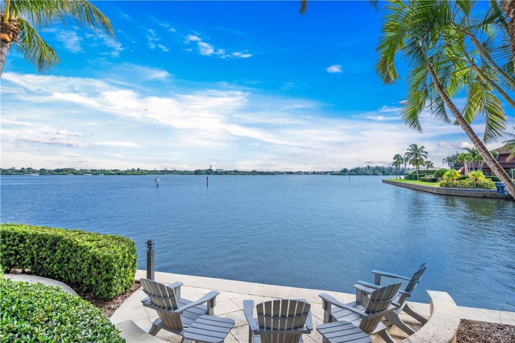 11 Royal Palm Point, Unit PH-W, Vero Beach, FL 32960 Photo