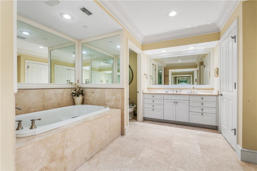 11 Royal Palm Point, Unit PH-W, Vero Beach, FL 32960 Photo