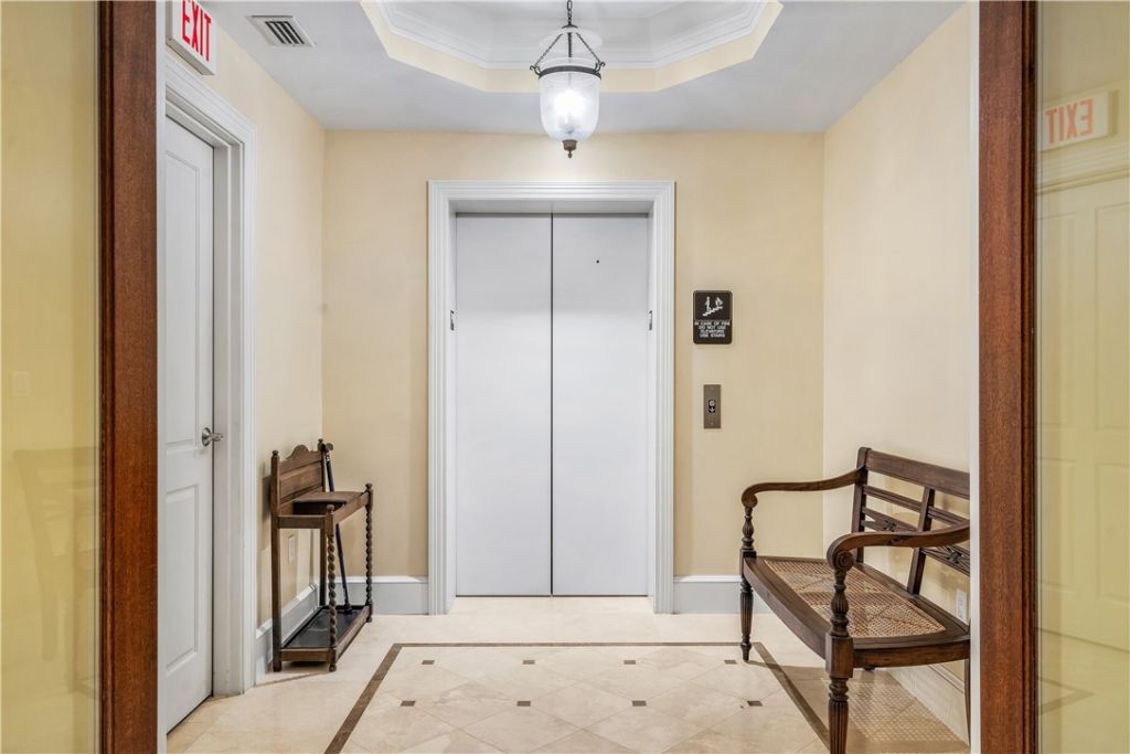 11 Royal Palm Point, Unit PH-W, Vero Beach, FL 32960 Photo