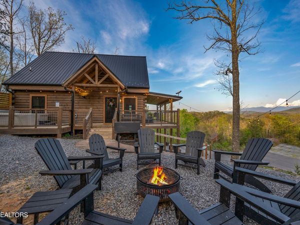 1606 Dove Wing Way, Sevierville, TN 37862