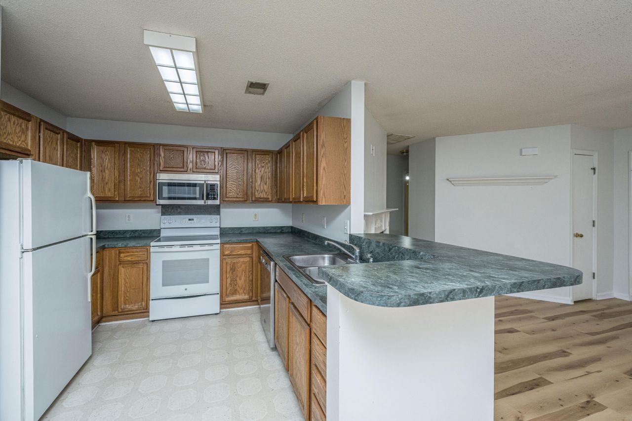 120 Two Pond Loop Photo 11