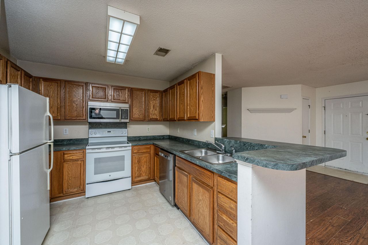 120 Two Pond Loop Photo 6