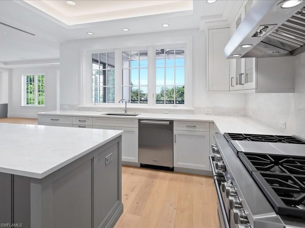 745 12th Ave S, Unit 102, Naples, FL 34102 Photo