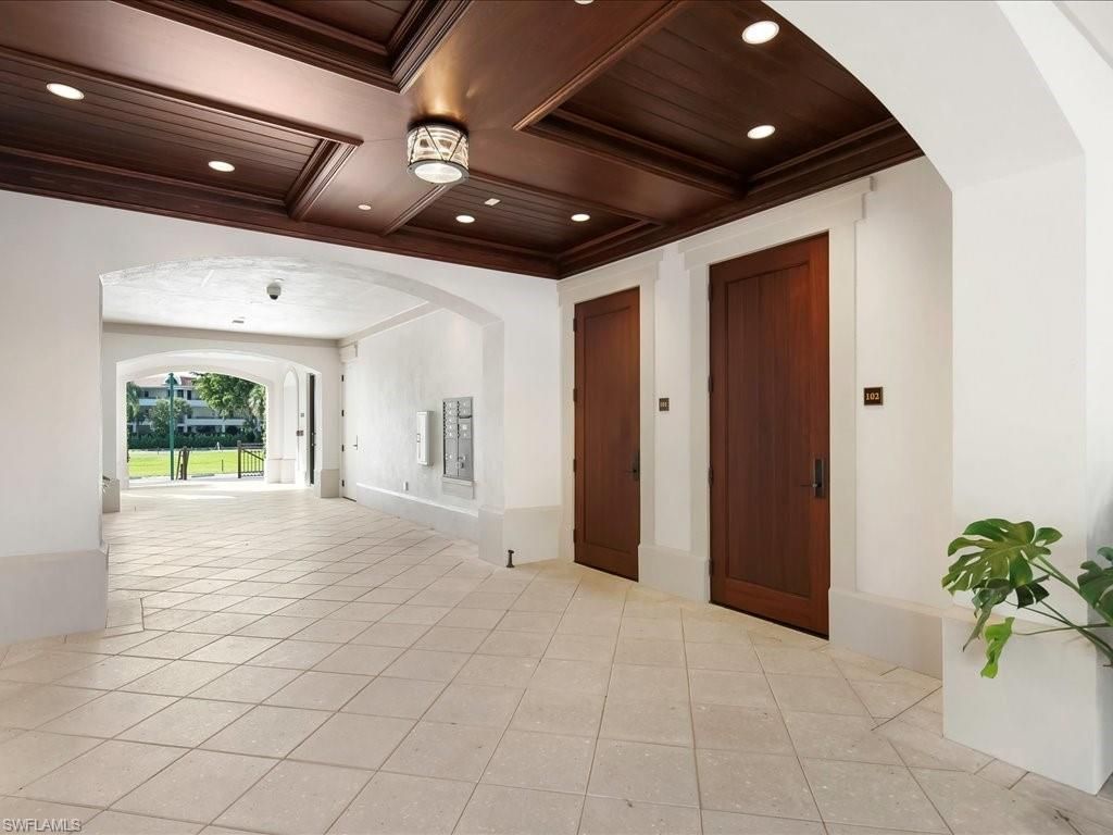 745 12th Ave S, Unit 102, Naples, FL 34102 Photo