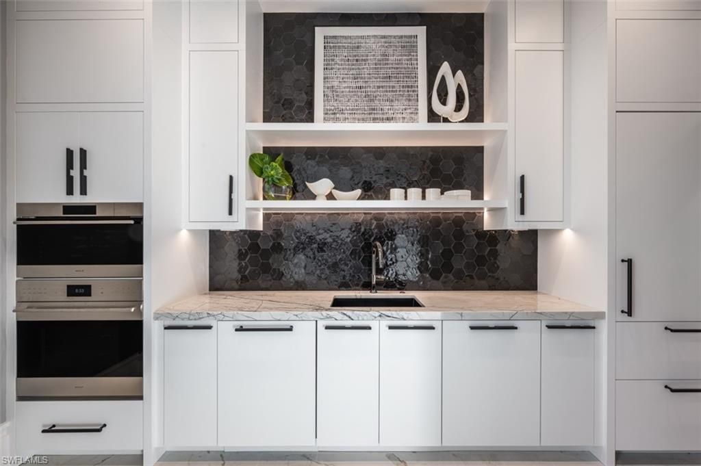 405 Neapolitan Way, Naples, FL 34103 Photo