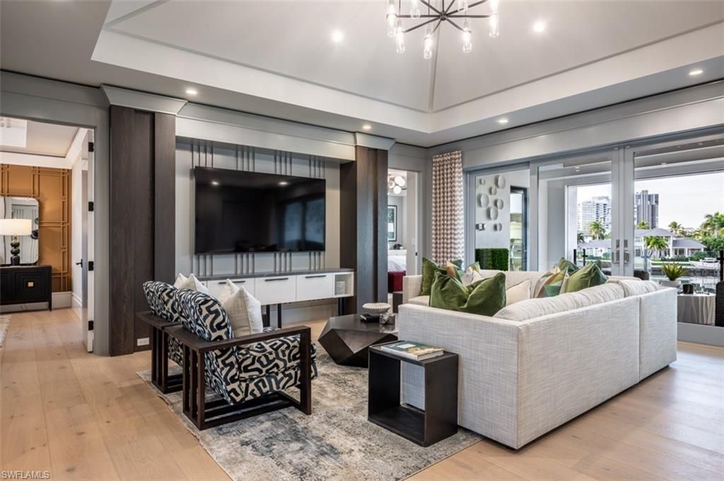 405 Neapolitan Way, Naples, FL 34103 Photo