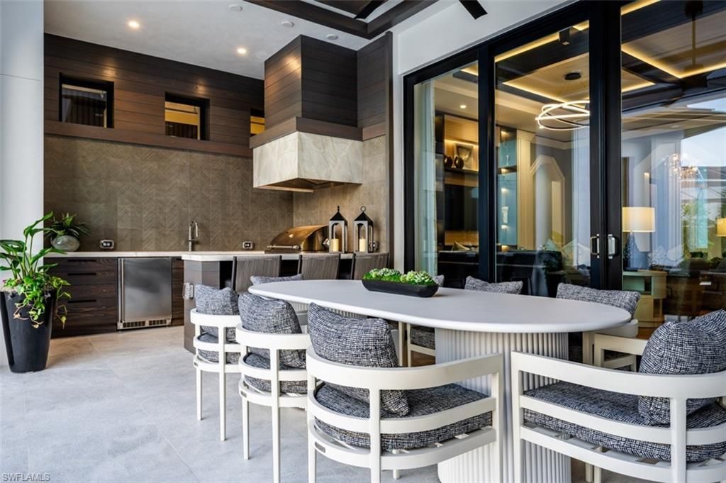 405 Neapolitan Way, Naples, FL 34103 Photo