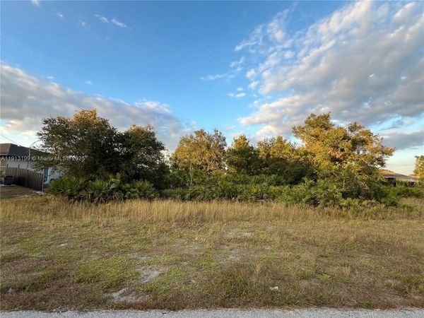 4102 6TH ST W, Lehigh Acres, FL 33971