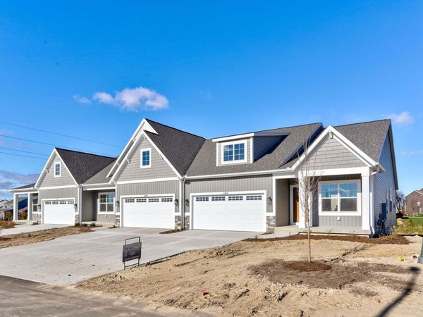 11905 Smithfield Drive, Holland, MI 49424