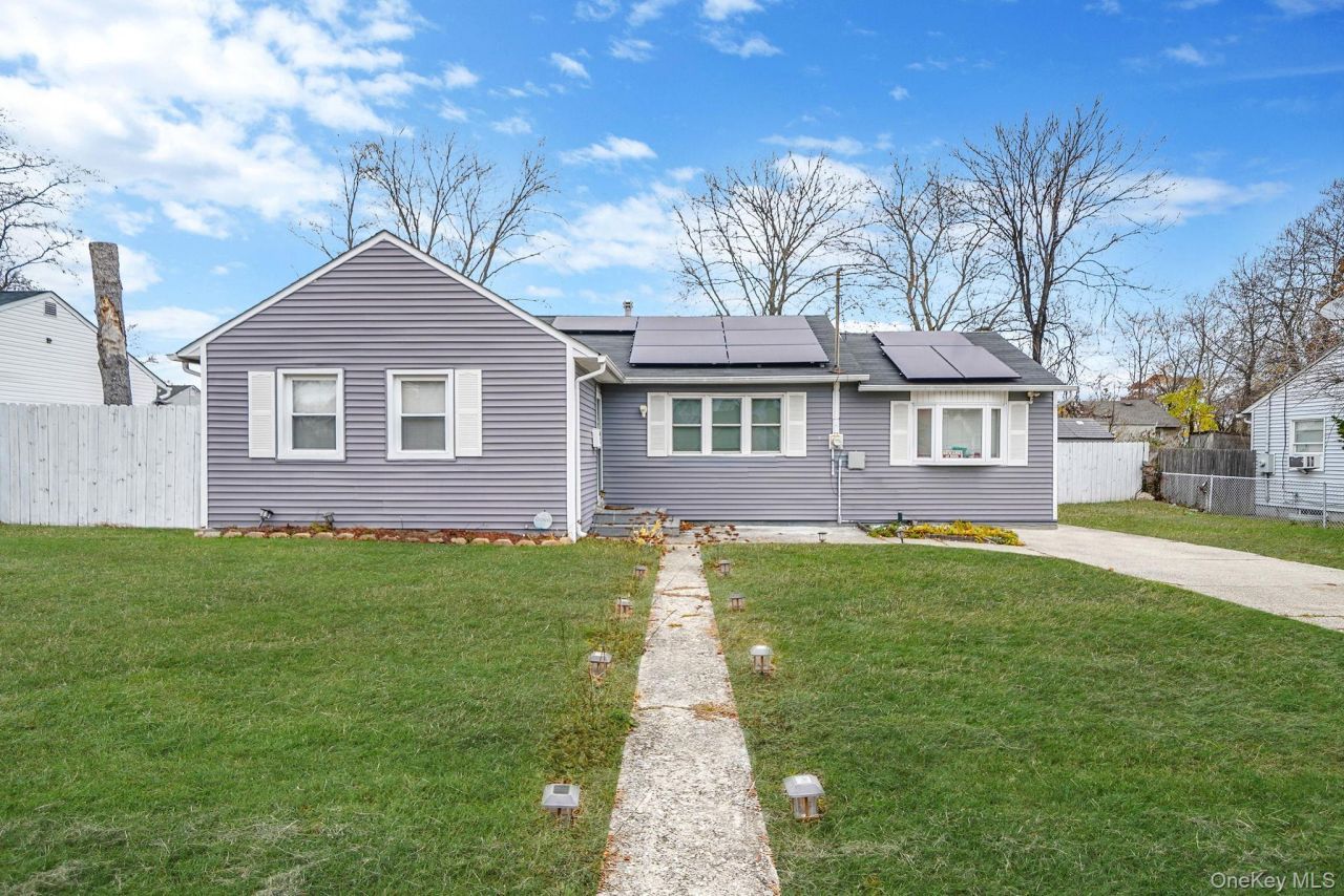 13 Poplar Street, Central Islip, NY 11722 Main Photo