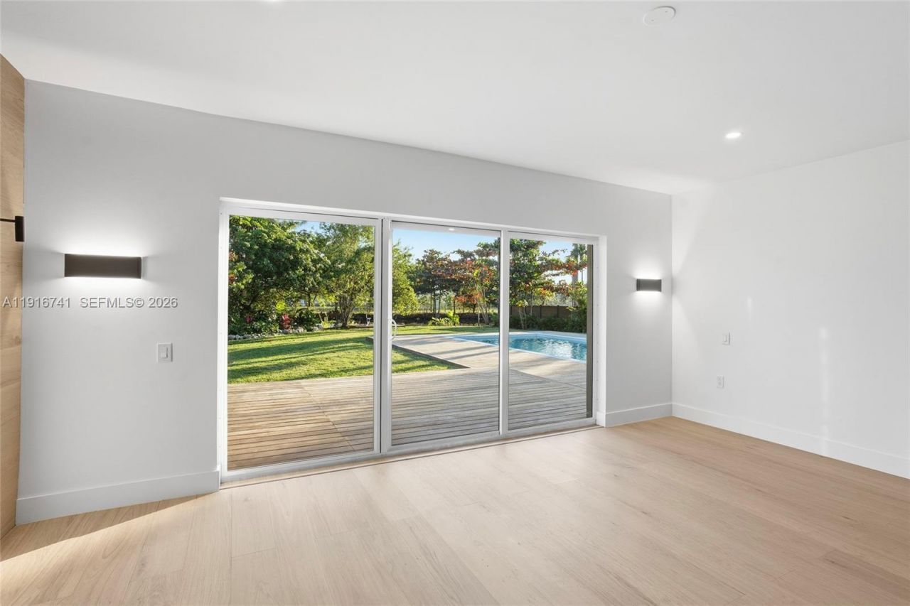 360 NW 87th St, El Portal, FL 33150 Photo