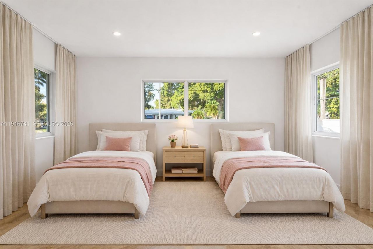 360 NW 87th St, El Portal, FL 33150 Photo