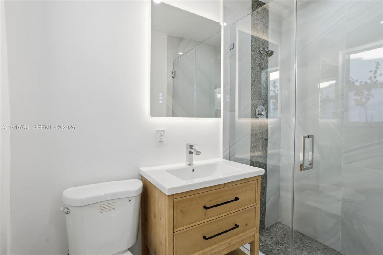 360 NW 87th St, El Portal, FL 33150 Photo