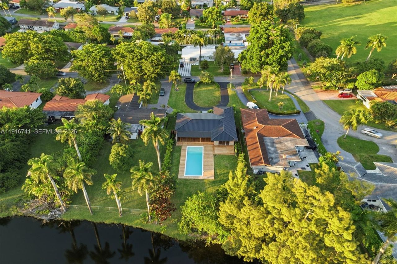 360 NW 87th St, El Portal, FL 33150 Photo