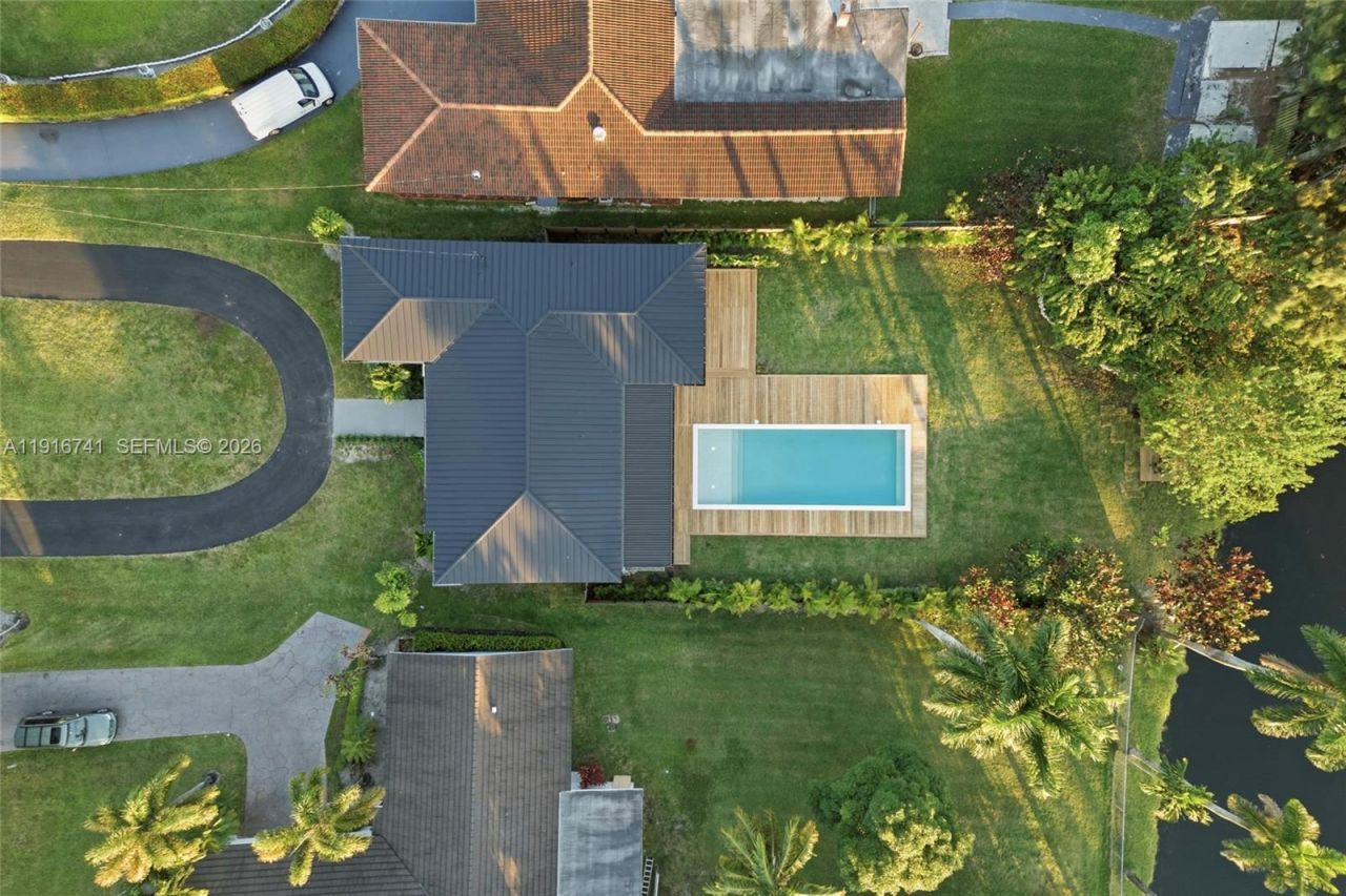 360 NW 87th St, El Portal, FL 33150 Photo