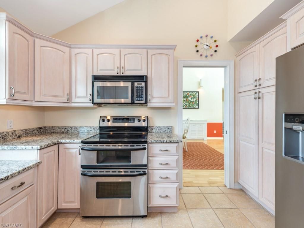 640 2nd St S, Unit 2, Naples, FL 34102 Photo