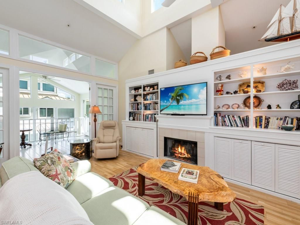 640 2nd St S, Unit 2, Naples, FL 34102 Photo