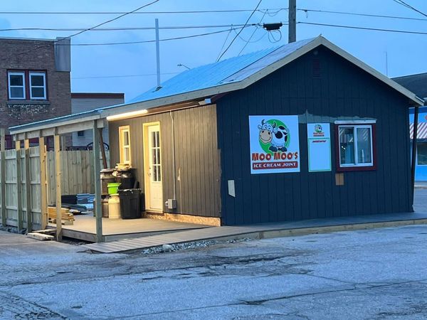 116 E 2nd Street, Lawton, MI 49065