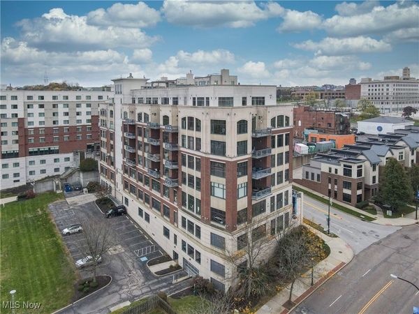 21 Furnace Street, Unit 701, Akron, OH 44308