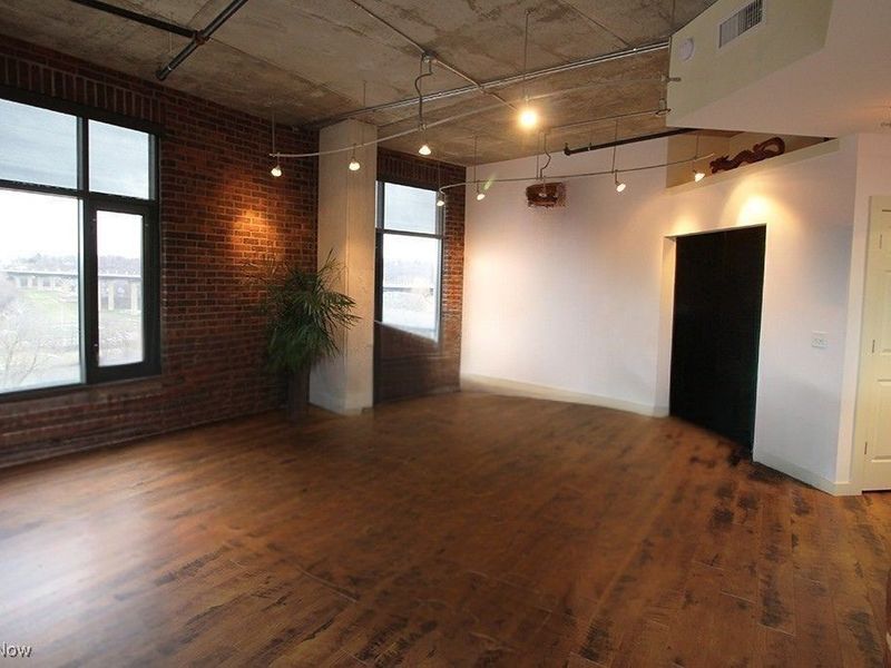 21 Furnace Street, Unit 701, Akron, OH 44308 Photo 6