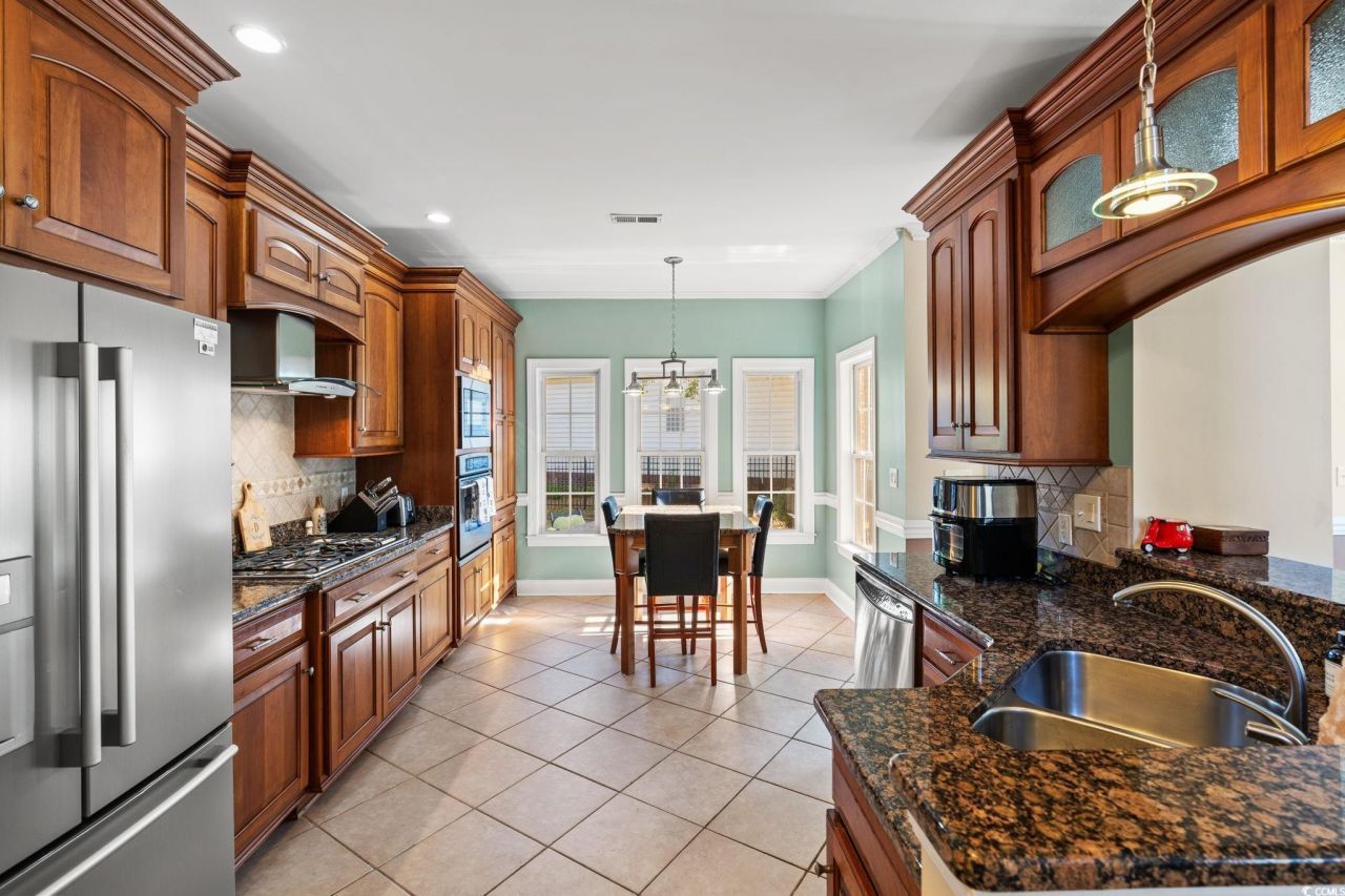 2038 North Berwick Dr. Photo 9